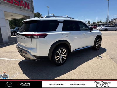 2025 Nissan Pathfinder Platinum