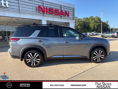 2025 Nissan Pathfinder Platinum
