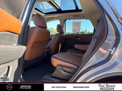 2025 Nissan Pathfinder Platinum