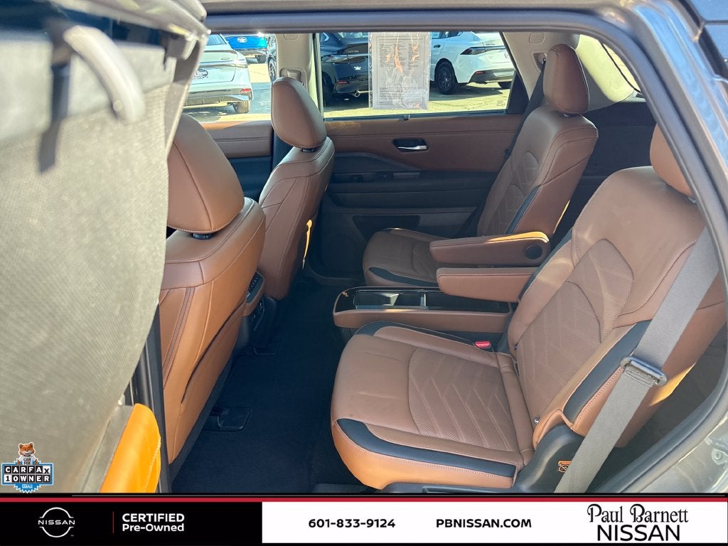 2025 Nissan Pathfinder Platinum