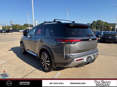 2025 Nissan Pathfinder Platinum