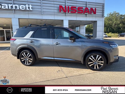 2025 Nissan Pathfinder Platinum