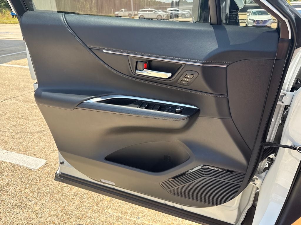 2023 Toyota Venza XLE